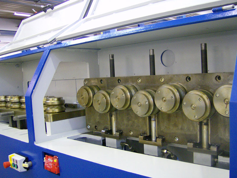 Final descaling machine